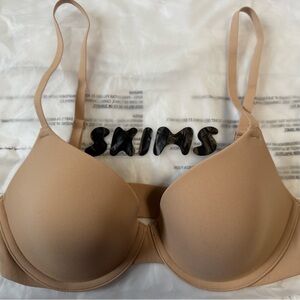 SKIMS Women's Nude Bra